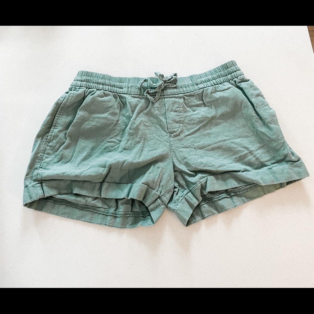 Old Navy casual green shorts